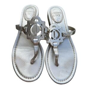 Crown & Ivy Silver Thong Cutout Detail Flat Sandals Size 7.5 Boho Metallic
